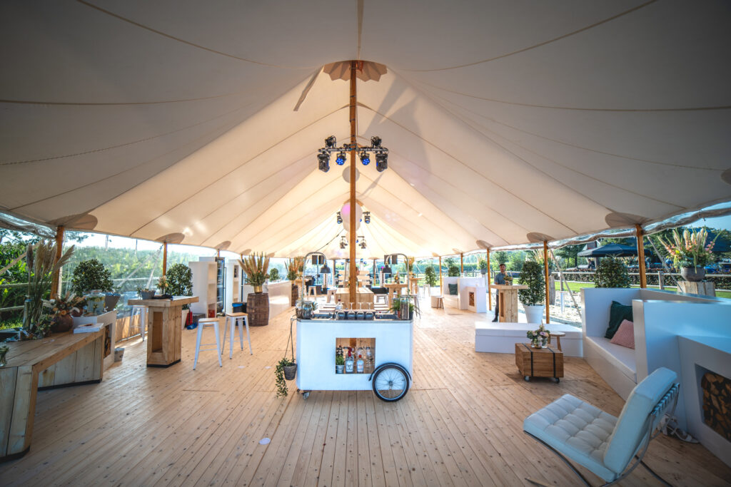 Interieur van de tent